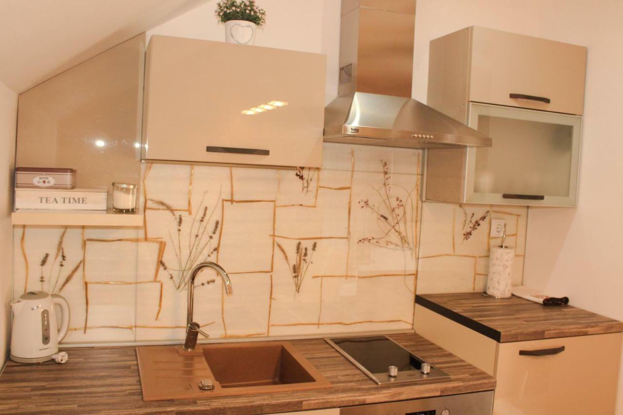 Studio Apartman Lakasa Rakovica Exterior foto