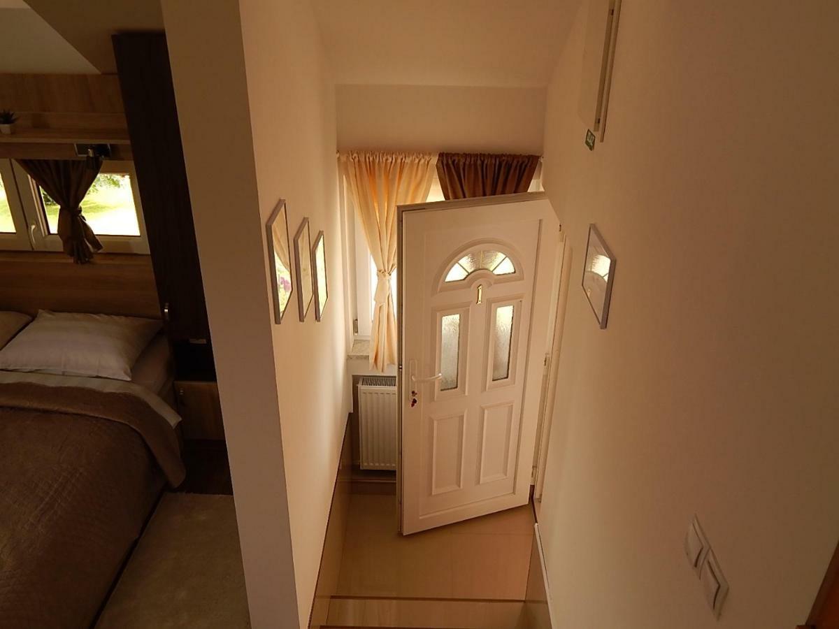 Studio Apartman Lakasa Rakovica Exterior foto